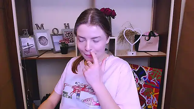 Snapshot of MissOliviaa_ chatting on January 2025 09:47:01 AM MissOliviaa  online show from January 2025 09:47:01 AM