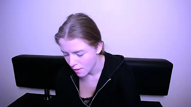 Snapshot of MissOliviaa_ chatting on January 2025 11:46:01 AM MissOliviaa  online show from January 2025 11:46:01 AM