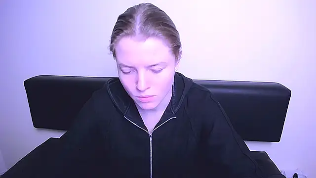 Snapshot of MissOliviaa_ chatting on February 2025 01:48:02 PM MissOliviaa  online show from February 2025 01:48:02 PM