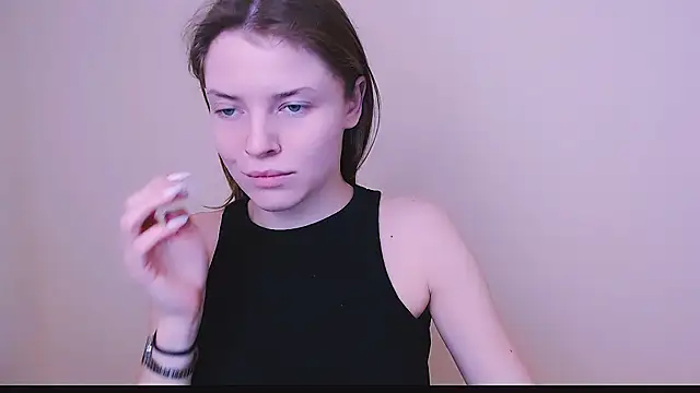 Snapshot of MissOliviaa_ chatting on February 2025 04:03:02 PM MissOliviaa  online show from February 2025 04:03:02 PM