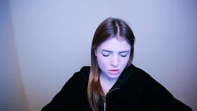 Snapshot of MissOliviaa_ chatting on February 2025 01:20:01 PM MissOliviaa  online show from February 2025 01:20:01 PM