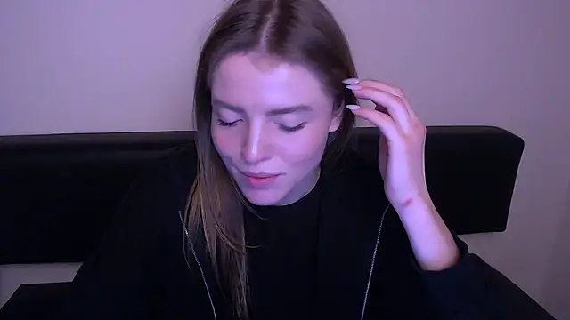 Snapshot of MissOliviaa_ chatting on February 2025 01:33:01 AM MissOliviaa  online show from February 2025 01:33:01 AM