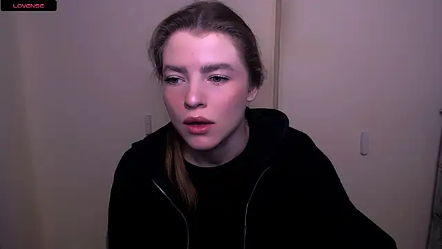 Snapshot of MissOliviaa_ chatting on February 2025 09:01:01 AM MissOliviaa  online show from February 2025 09:01:01 AM