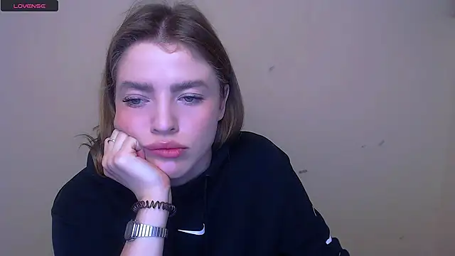 Snapshot of MissOliviaa_ chatting on February 2025 08:28:02 AM MissOliviaa  online show from February 2025 08:28:02 AM