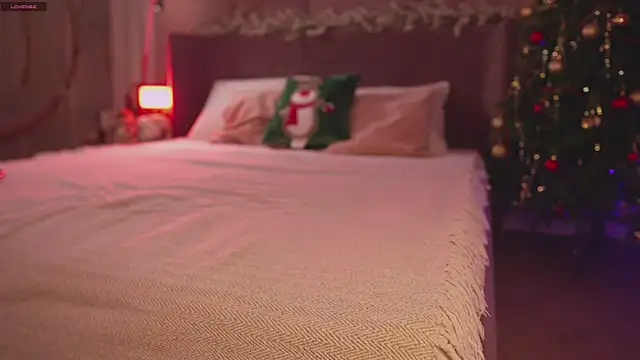 Smiley Mia online show from December 2025 05:15:02 AM