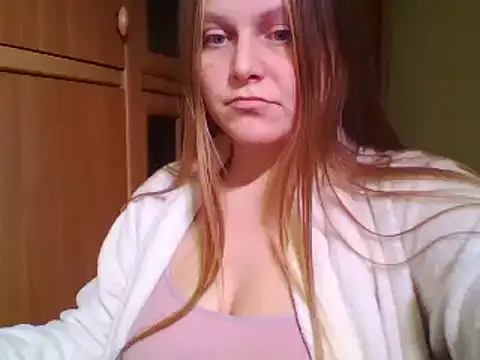 Evasapples online show from December 2024 05:44:01 PM