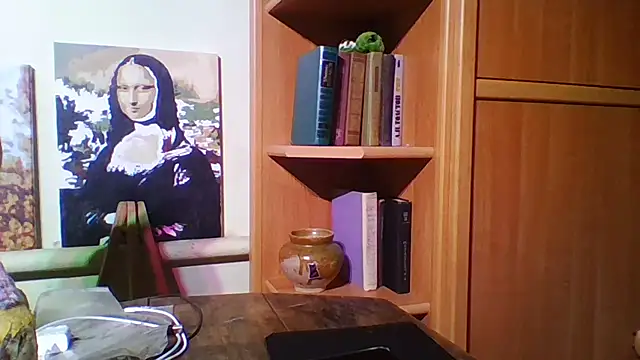 Evasapples online show from January 2025 09:12:01 PM