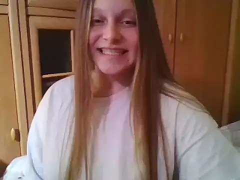 Evasapples online show from January 2025 10:10:01 PM