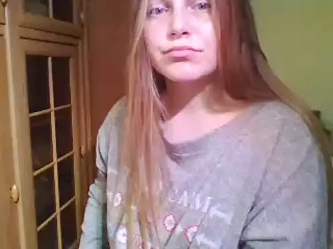 Evasapples online show from February 2025 04:22:01 PM