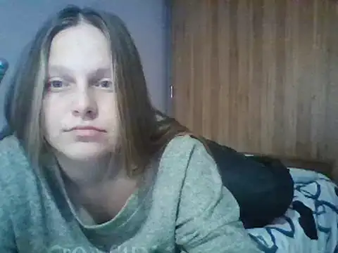 Evasapples online show from February 2025 09:16:01 PM