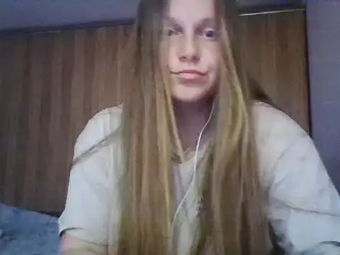 Evasapples online show from March 2025 04:34:02 PM