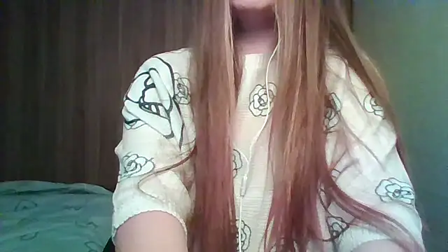 Evasapples online show from April 2026 07:33:02 PM