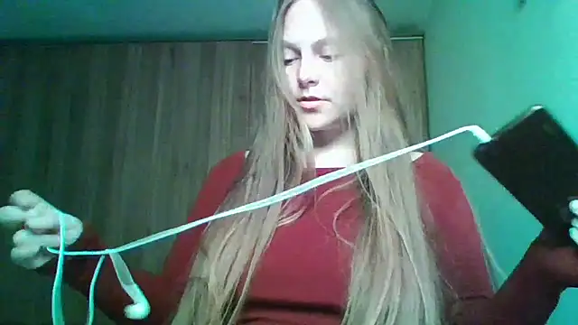 Evasapples online show from April 2026 01:17:02 PM