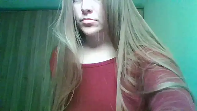 Snapshot of Evasapples chatting on May 2026 03:17:01 PM Evasapples online show from May 2026 03:17:01 PM