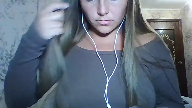 Evasapples online show from July 2026 08:35:01 PM