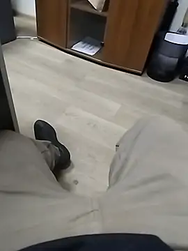 Snapshot of Alex444400 chatting on April 2026 08:07:02 PM Alex444400 online show from April 2026 08:07:02 PM