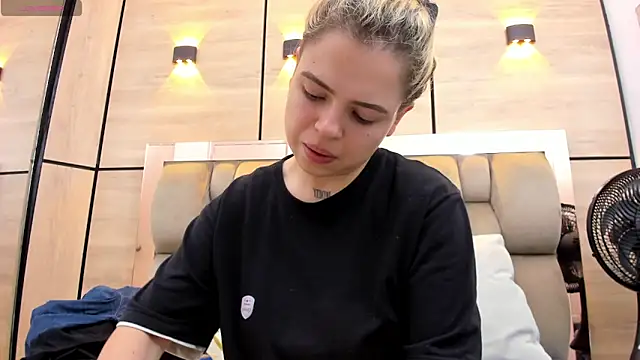 dorothy vegga online show from December 2025 04:08:01 AM