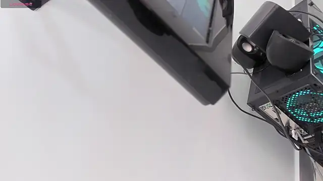 Realbadbxtch online show from November 2025 05:33:02 PM