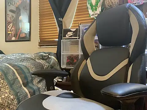 slutty guy12 online show from February 2025 08:19:01 PM