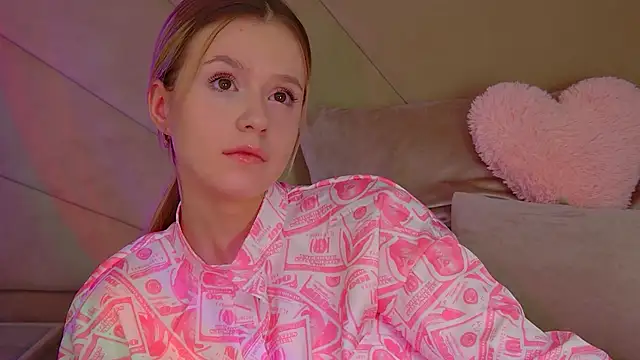 MilanaBalmain online show from November 2025 04:23:01 AM