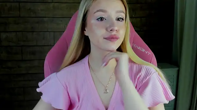 MilanaBalmain online show from March 2026 04:25:01 AM