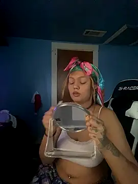 Snapshot of y0urlilgf chatting on December 2024 06:39:01 PM y0urlilgf online show from December 2024 06:39:01 PM