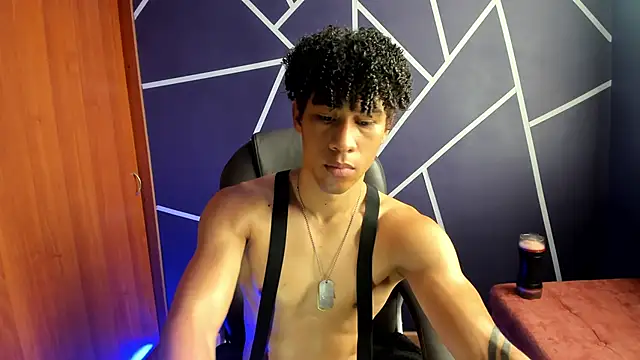 Pendragon1224 online show from December 2024 04:15:01 PM