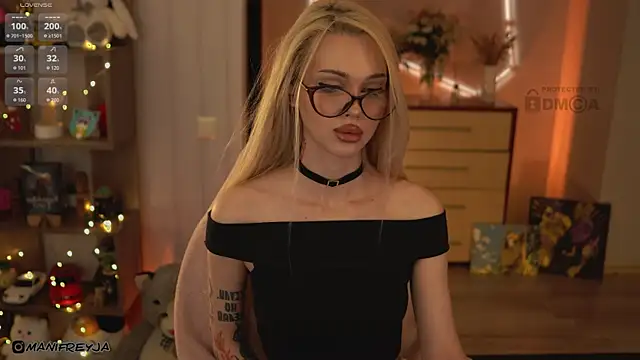 ManiFreyja online show from April 2026 06:57:01 PM