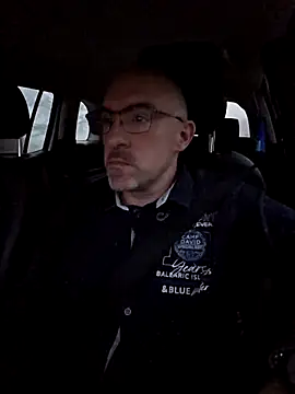 Snapshot of Crosss-23cm chatting on November 2025 04:18:01 PM Crosss-23cm online show from November 2025 04:18:01 PM