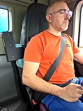 Snapshot of Crosss-23cm chatting on November 2025 08:46:02 AM Crosss-23cm online show from November 2025 08:46:02 AM