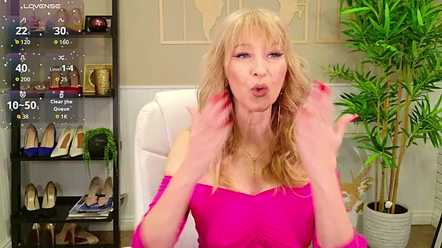 LadyLeea online show from April 2026 04:46:01 AM