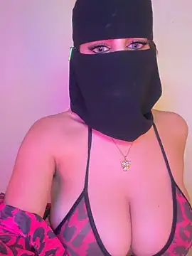 shanelle0 online show from December 2024 12:00:02 AM