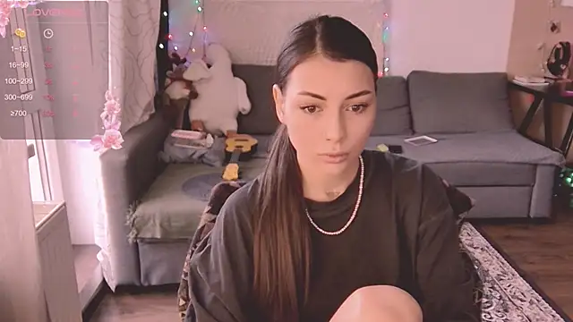 valorant girl online show from March 2025 01:09:01 PM