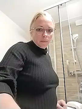 Doucelouve9 online show from March 2026 02:21:01 PM