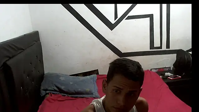 Snapshot of badssboys_always chatting on January 2025 01:30:02 PM badssboys always online show from January 2025 01:30:02 PM