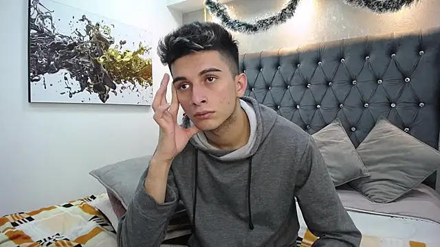 Snapshot of MrWilliseo chatting on December 2024 11:12:02 PM MrWilliseo online show from December 2024 11:12:02 PM