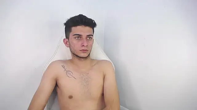 Snapshot of MrWilliseo chatting on February 2025 10:55:02 PM MrWilliseo online show from February 2025 10:55:02 PM