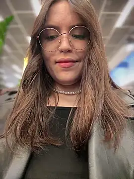 meow girl online show from December 2025 11:06:01 AM