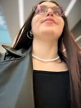 meow girl online show from March 2026 10:32:02 AM