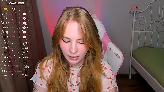 lilKitty Melanie online show from November 2025 07:38:02 PM