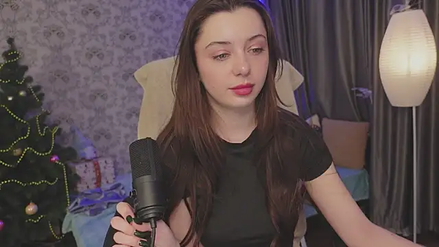 Snapshot of DinaCandy chatting on December 2024 01:36:02 PM DinaCandy online show from December 2024 01:36:02 PM