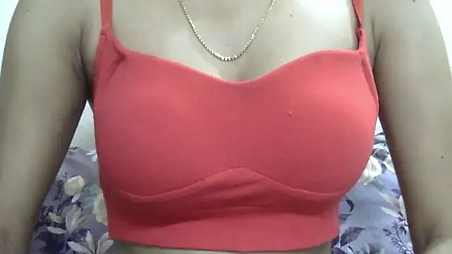 Snapshot of _FluffyHxney_ chatting on June 2026 04:49:01 PM FluffyHxney online show from June 2026 04:49:01 PM