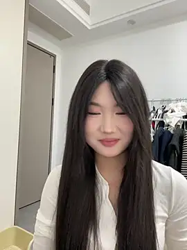 xyebobs online show from November 2025 04:29:02 PM