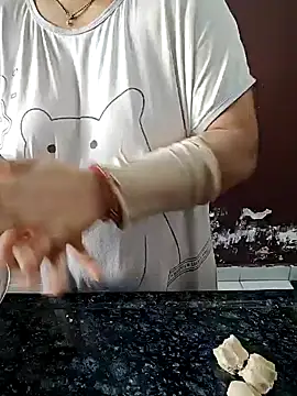 Snapshot of milf-kaira chatting on January 2025 03:29:02 AM milf-kaira online show from January 2025 03:29:02 AM