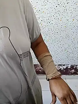 Snapshot of milf-kaira chatting on January 2025 06:05:01 AM milf-kaira online show from January 2025 06:05:01 AM