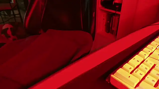 DirtyDi97 online show from November 2025 01:33:02 PM