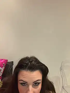 Snapshot of lenalux chatting on February 2026 07:53:02 PM lenalux online show from February 2026 07:53:02 PM