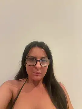 Snapshot of lenalux chatting on April 2026 08:37:01 PM lenalux online show from April 2026 08:37:01 PM