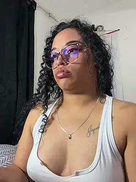 Snapshot of angela_angels_ chatting on April 2026 03:28:01 AM angela angels online show from April 2026 03:28:01 AM