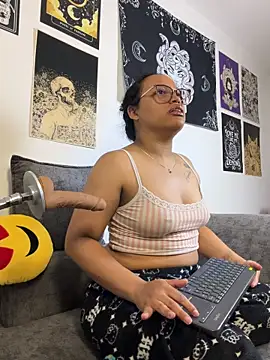 Snapshot of angela_angels_ chatting on April 2026 12:19:01 AM angela angels online show from April 2026 12:19:01 AM